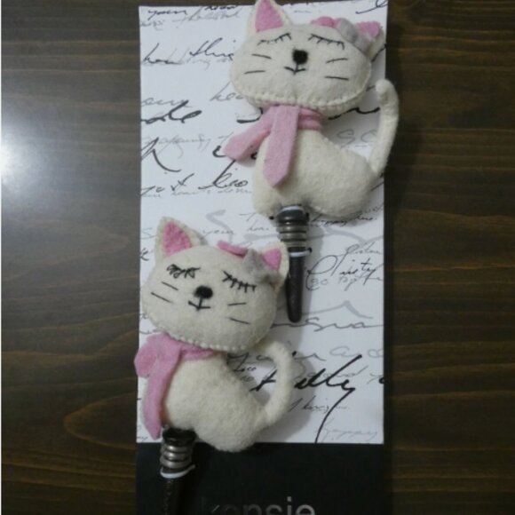Kensie Home Set of 2 Felt Cat Bottle Wine Stoppers Cute Plush Stuffed Cream Pink - Picture 1 of 4